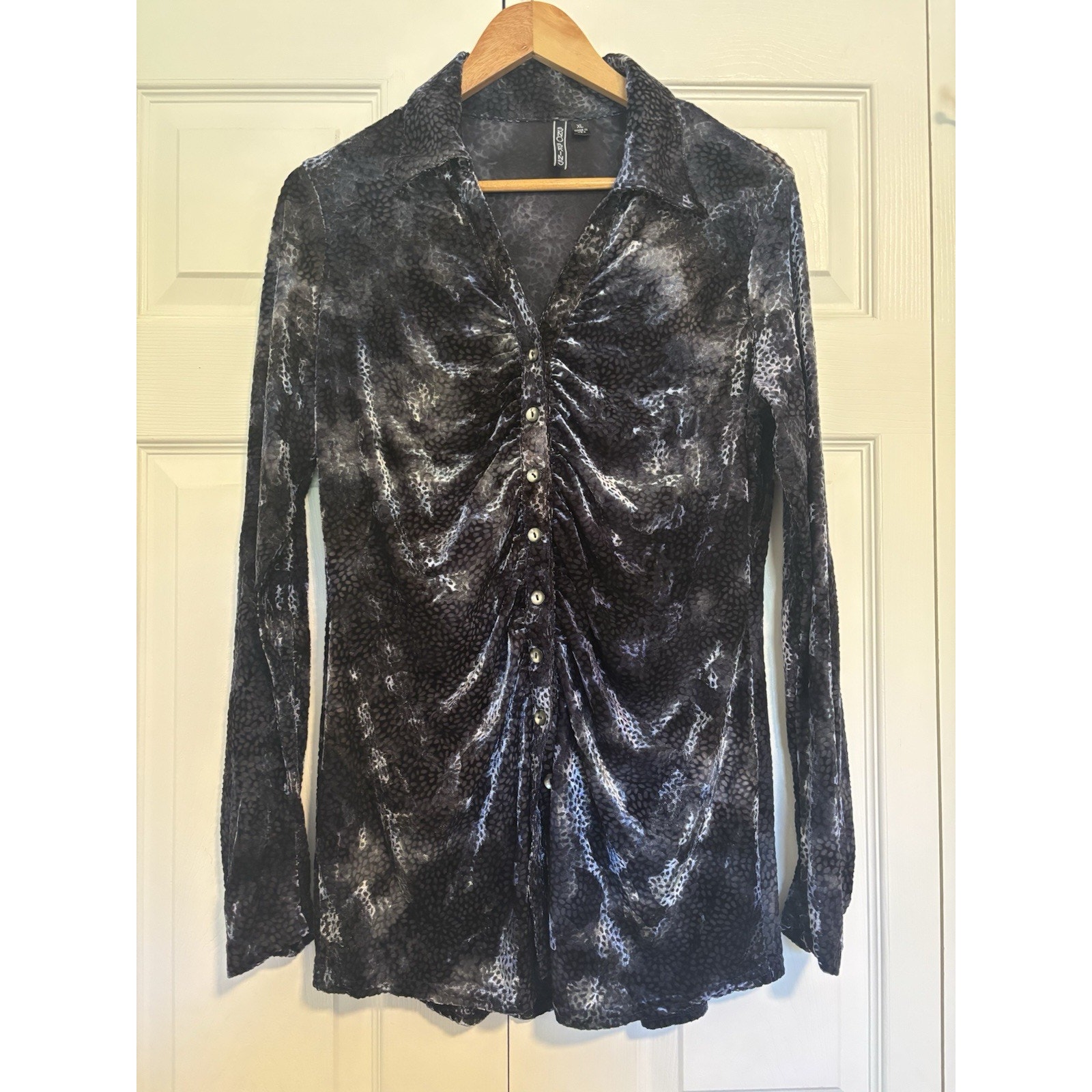 Women’s Sno Skins Valvet Button Blouse Navy Size Xl